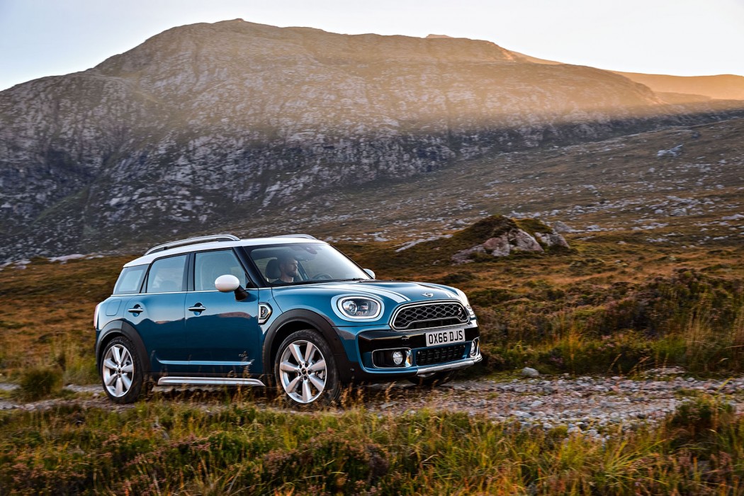 WORLD PREMIER: 2017 MINI COUNTRYMAN
